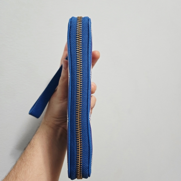 NWOT Henri Bendel Blue Logo Wallet - Picture 5 of 11